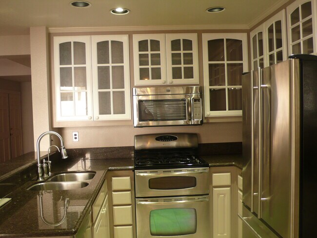 Foto del edificio - Gorgeous 3 Bed, 2.5 Bath Townhome In Rancho Del Rey - Chula Vista!