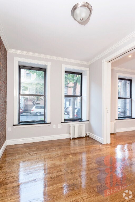 Building Photo - 340 E 18th St