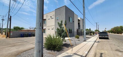 Building Photo - 195 N 17th Ave