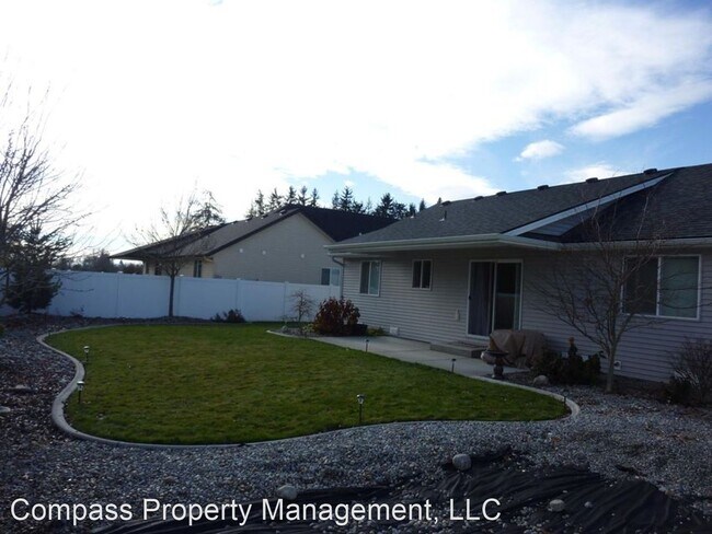 Building Photo - 3 br, 2 bath House - 10174 N Hubble St.