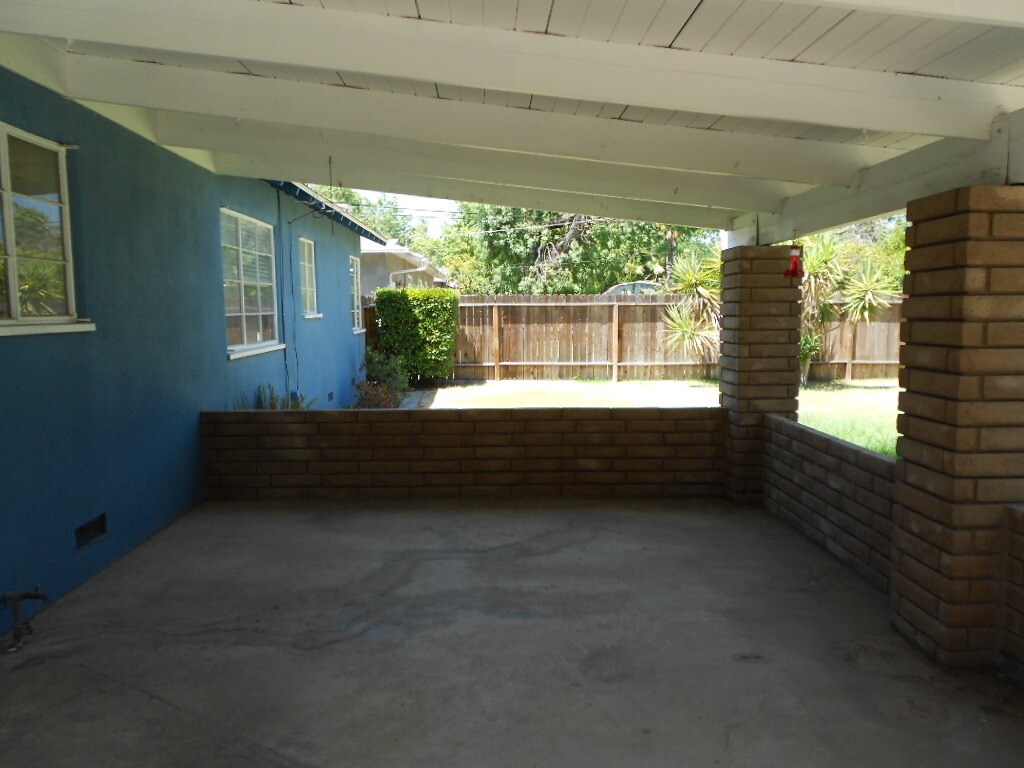 Foto del edificio - Cute and updated home near McLane High Sch...