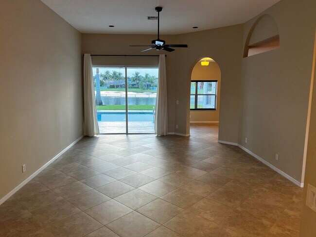 Building Photo - 11223 Edgewater Cir