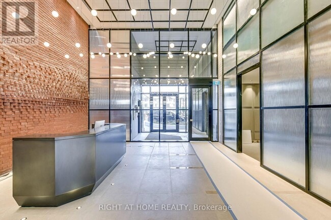 Building Photo - 3200 William Coltson Ave