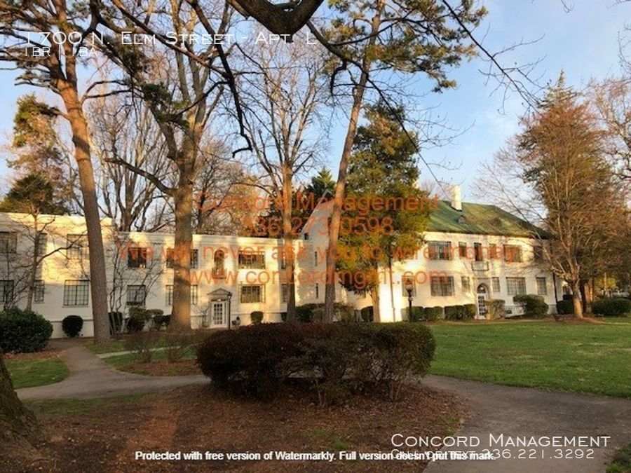 Foto principal - 1700 N Elm St