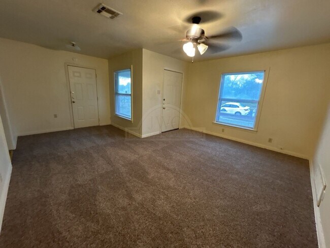 Foto del edificio - 1206 Culp Ave