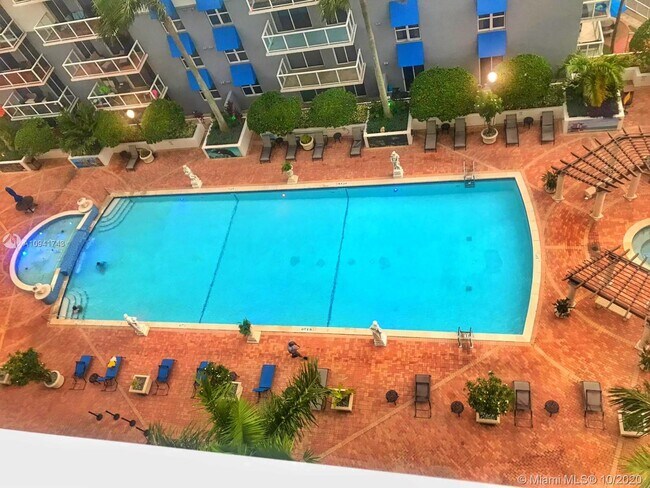 Foto del edificio - 5077 NW 7th St