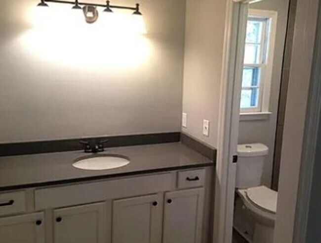 Foto del edificio - 128 S Wrenwood Dr