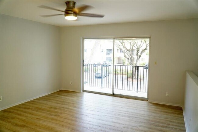 Building Photo - 117 Gardens Dr
