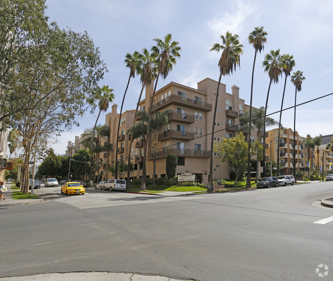 Building Photo - Catalina Apartments