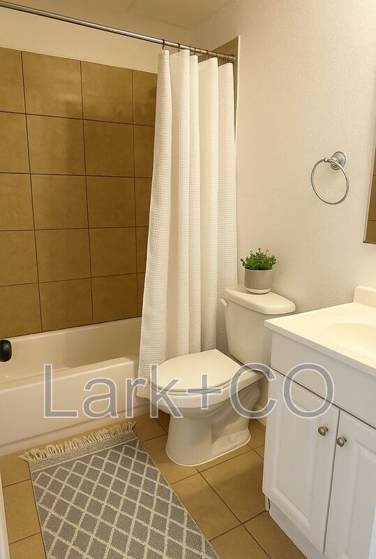 Building Photo - 3014 Mallard Dr