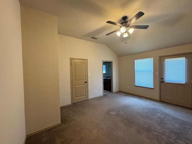 Building Photo - 3011 Lake Side Dr