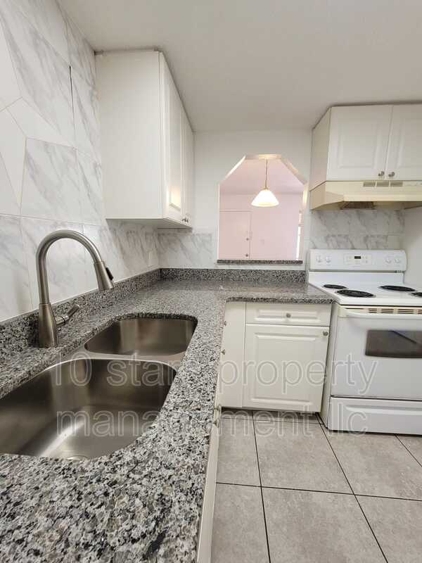 Foto del edificio - 4725 39th Ave N
