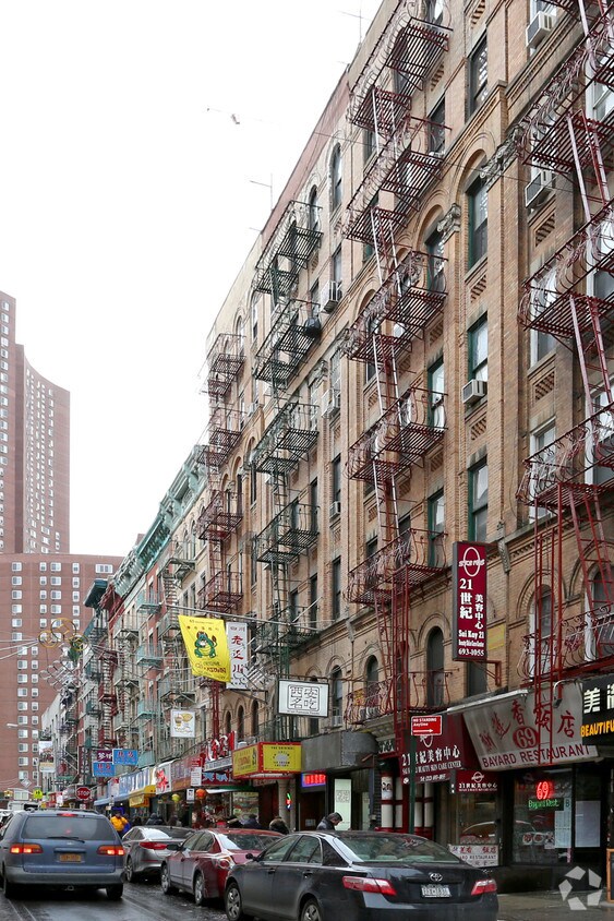 Building Photo - 65 Bayard St