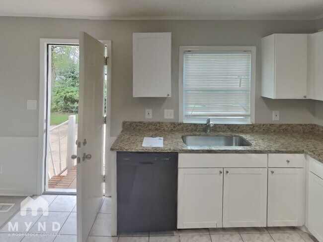 Building Photo - 2515 Winterfield Dr