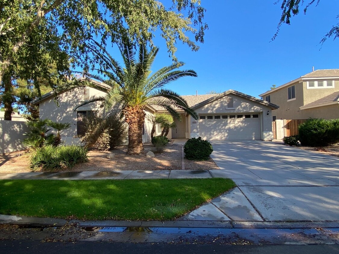 COMING SOON IN HIGLEY GROVES!!!! - COMING SOON IN HIGLEY GROVES!!!!