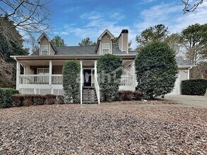 Building Photo - 887 Kendall Park Dr