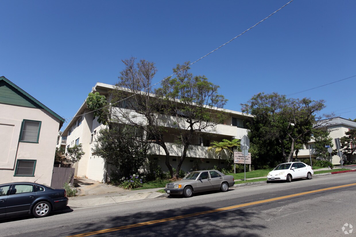 Foto del edificio - 11600 Rochester Ave