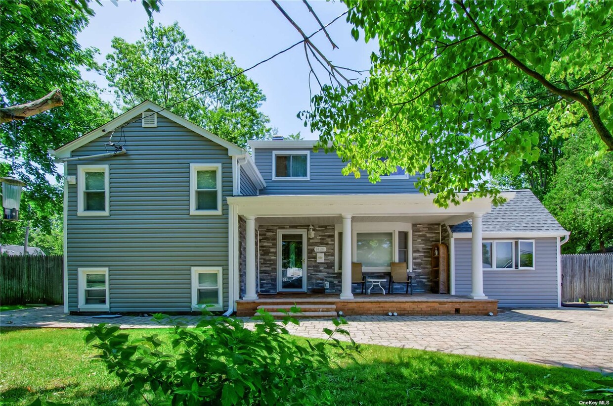 Primary Photo - 1428 Pine Dr