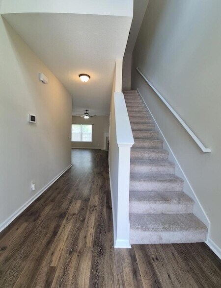 Foto del edificio - 33 Trask Cir