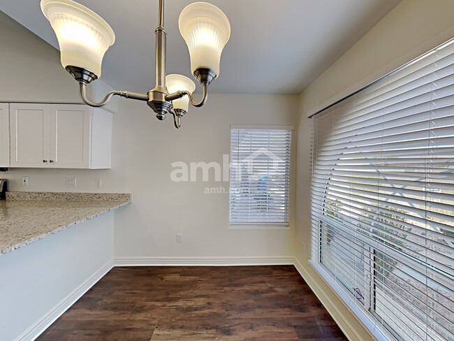Foto del edificio - 5383 W Elgin St