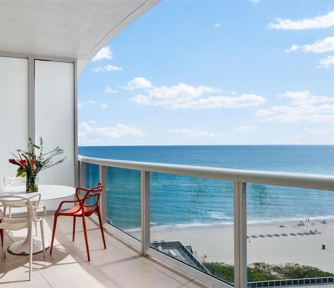 Building Photo - 16001 Collins Ave