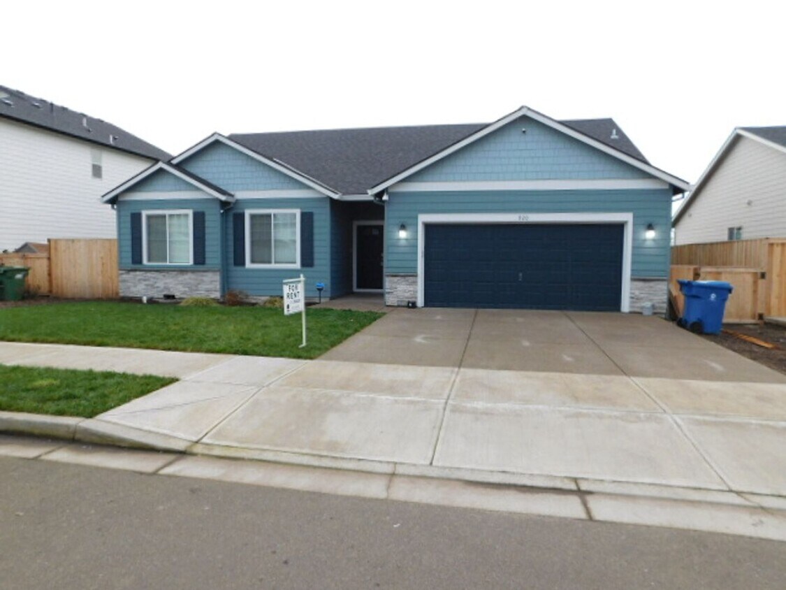 Primary Photo - 4Bd/2Ba Single Story House - Available to ...