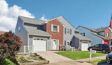 Building Photo - 15025 Liberty Ln