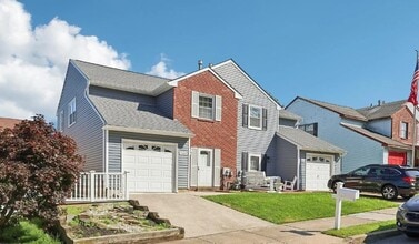 Building Photo - 15025 Liberty Ln
