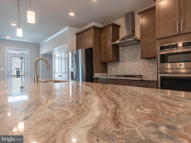 Building Photo - 14965 River Walk Way