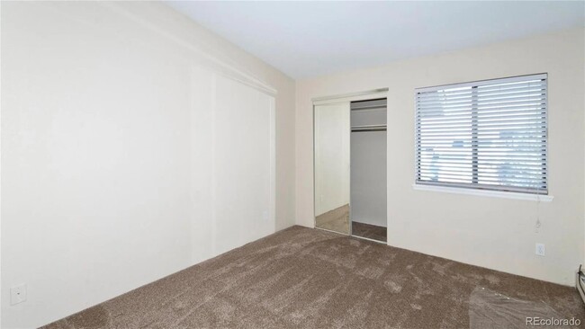Foto del edificio - 532 Oakwood Dr