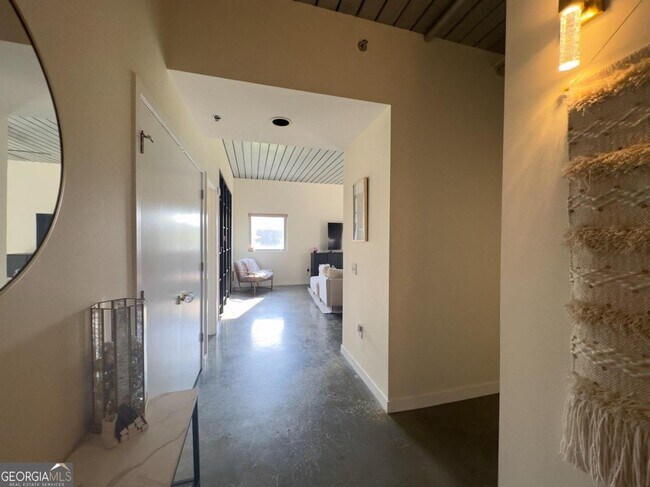 Building Photo - 620 Glen Iris Dr NE