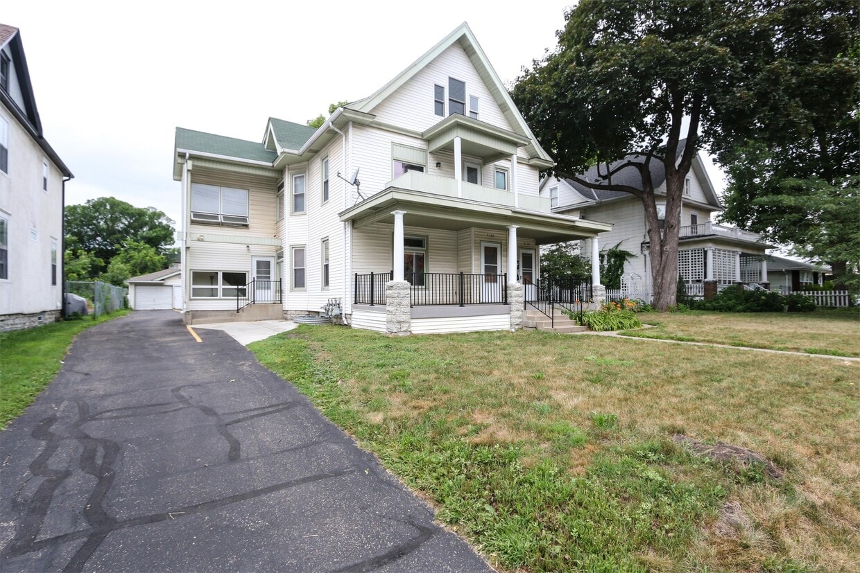 Primary Photo - 2102 27th Ave S