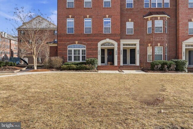 Building Photo - 3624 SPRING Ln