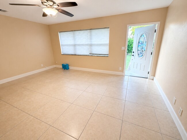 Foto del edificio - 740 Aspen Rd