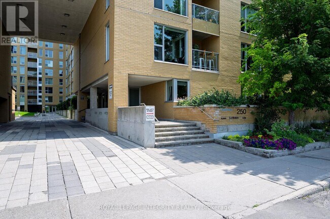 Building Photo - 250 Lett St