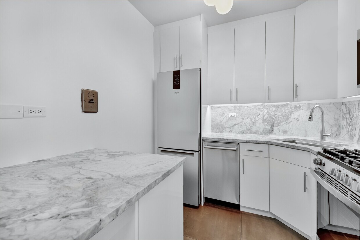 THE CHURCHILL Condo for Rent in New York, NY