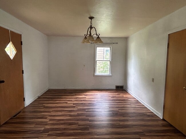 Building Photo - Charming House for rent in Halliday