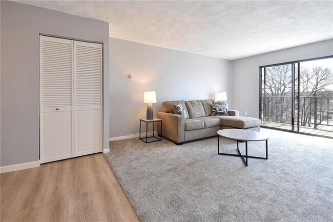 Foto del edificio - 756 Quaker Ln