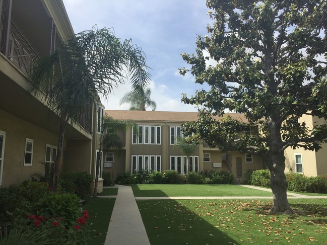 Foto del edificio - Baldwin Manor and Windsor Manor Apartments