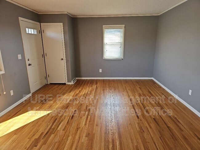 Building Photo - 1617 Flag Ave N