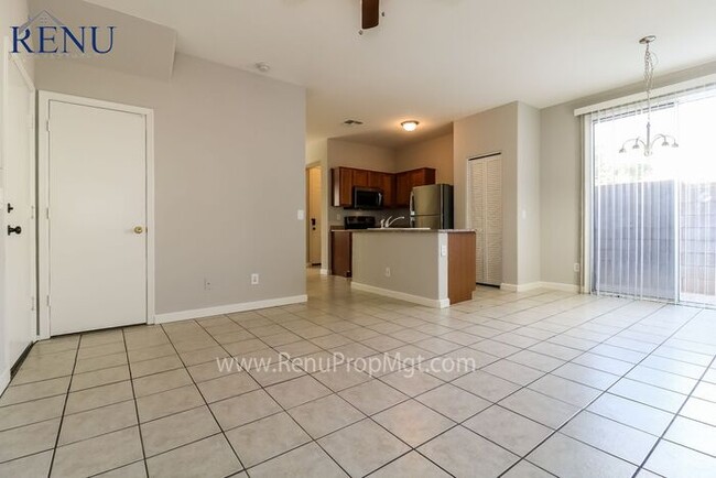 Building Photo - 4 Bed, 3 Bath, Corner Lot!