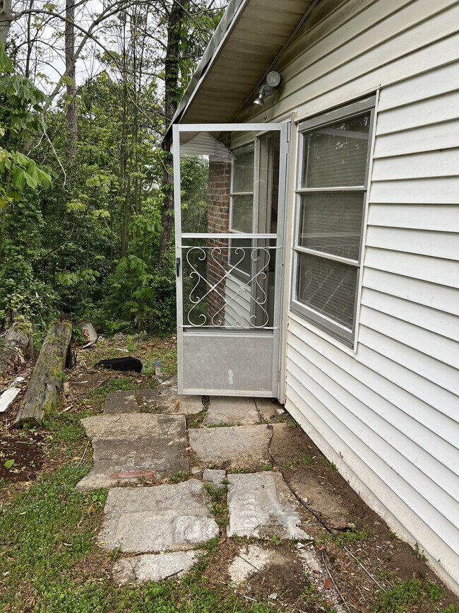 Building Photo - Am-616 W Shawnee Drive