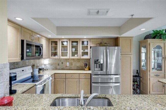 Foto del edificio - 13201 Sherburne Cir