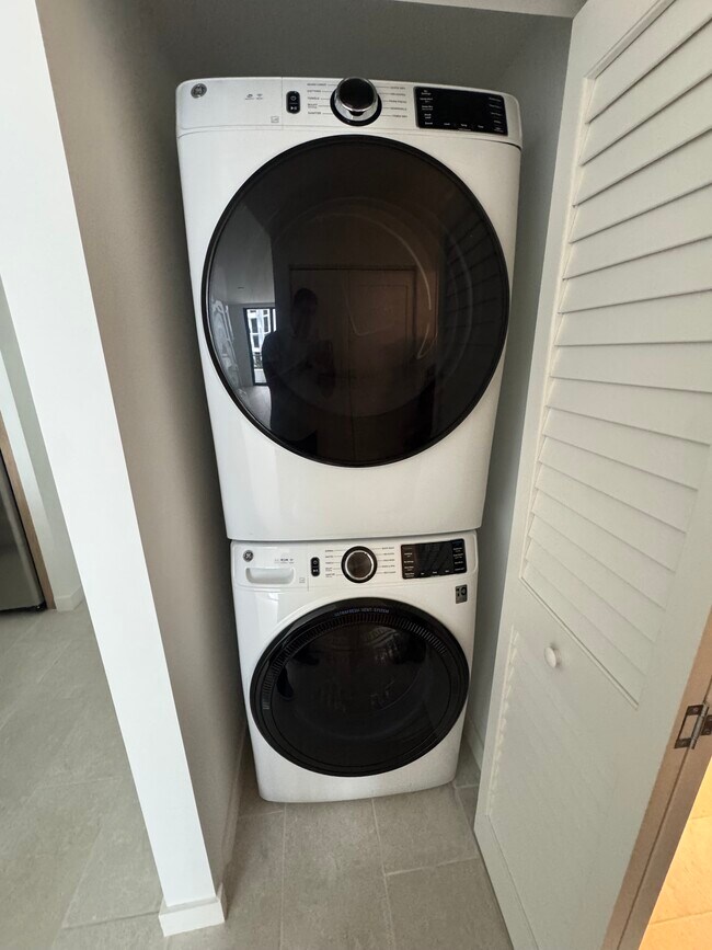 Foto del edificio - 3011 NW 18th Ter