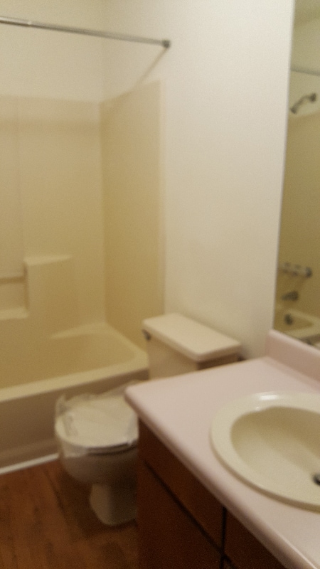 Building Photo - 611 Windcrest Dr