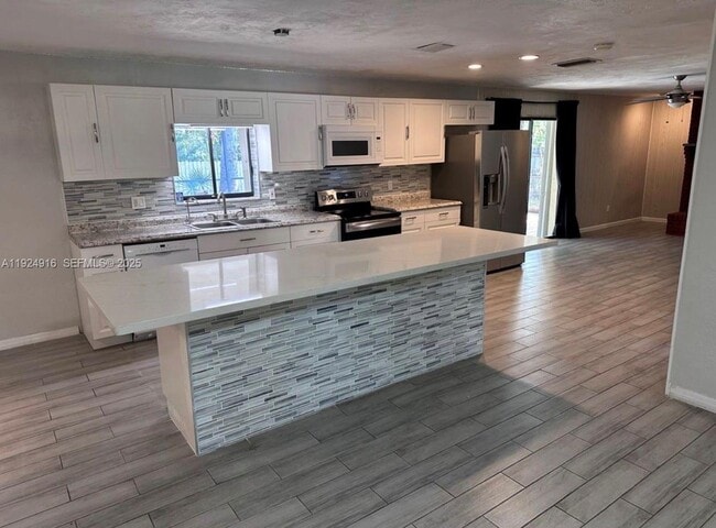 Foto del edificio - 168 Westwood Dr