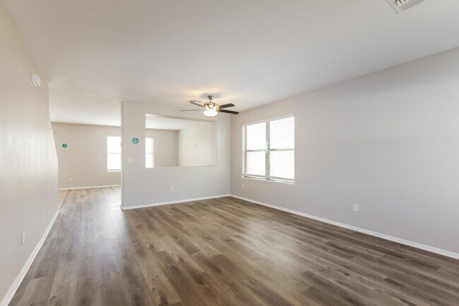 Foto del edificio - 973 E Doris St