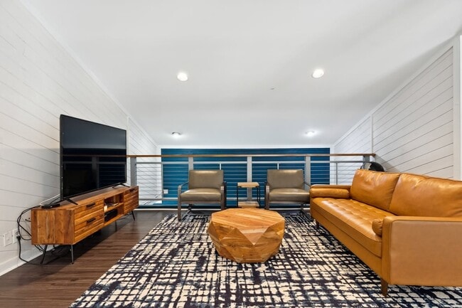 Building Photo - Linkhorn Bay Apartments