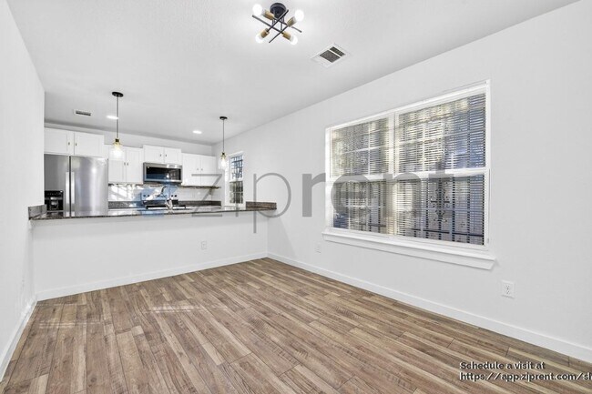 Foto del edificio - 3226 Navaro St