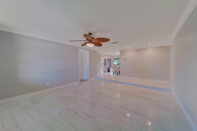 Foto del edificio - 10451 119th St